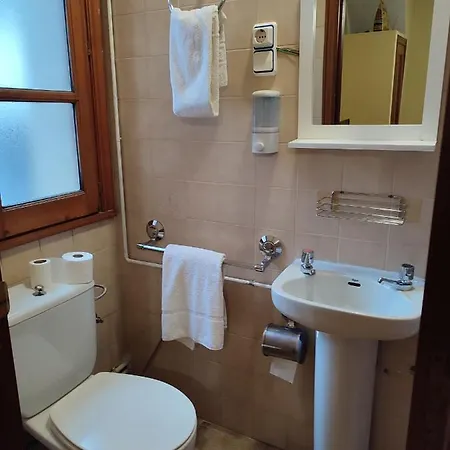 - Restaurante Vilaboa -wifi, Aparcamiento Propio- 3* Boveda (Alava)