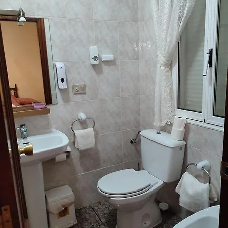 - Restaurante Vilaboa -wifi, Aparcamiento Propio- Hotel Boveda (Alava)